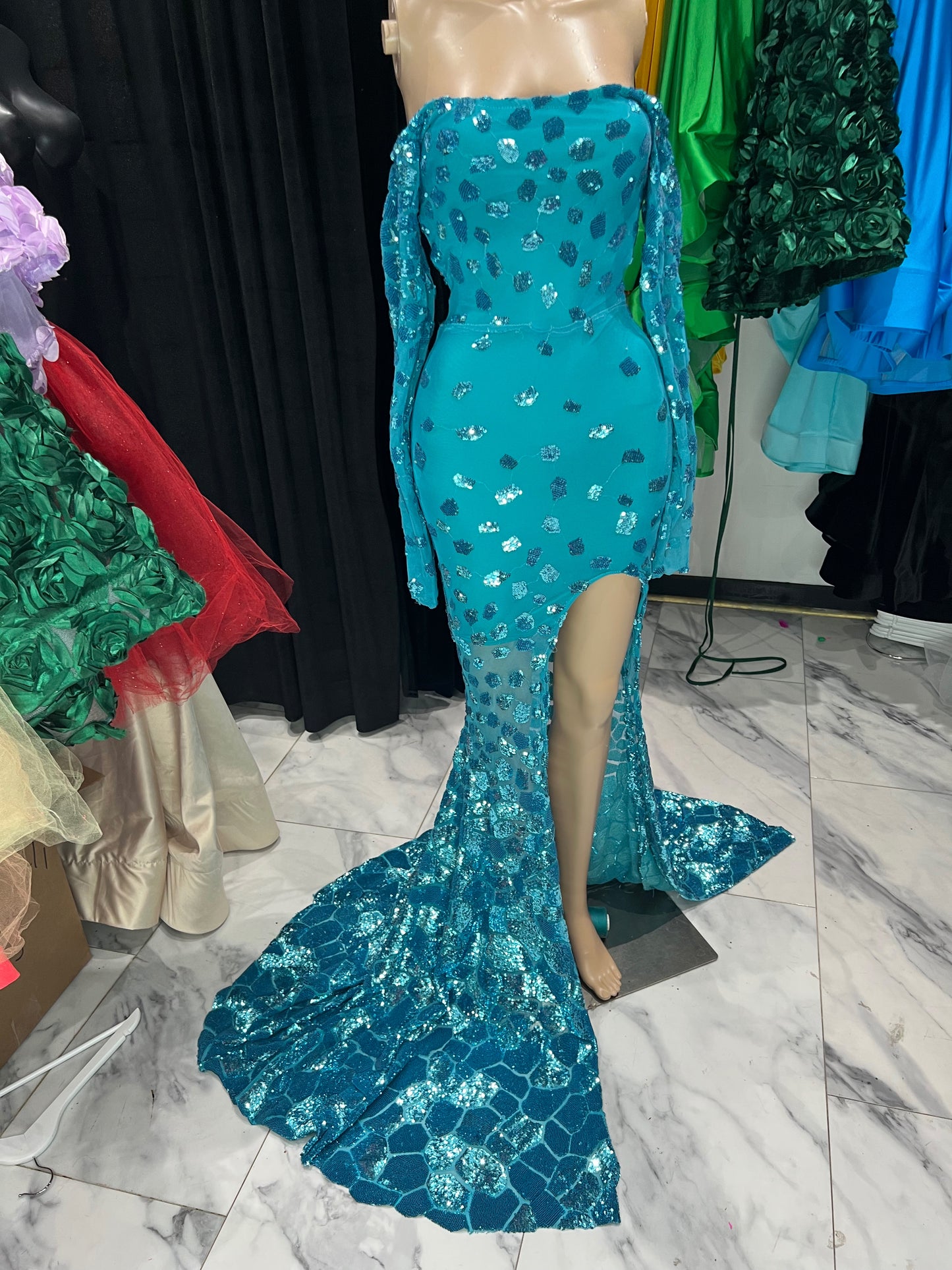 TEAL MADNESS GOWN SMALL 4/6